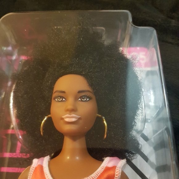 New Sealed Barbie Fashionista Doll - Picture 2 of 3